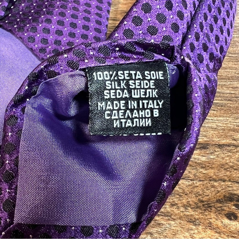 HUGO Boss Purple/Black Polka Dot Print 100% Silk Tie Made in Italy ๐ฎ๐น - Picture 7 of 9
